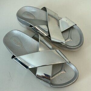 Revamped silver shiny chunky criss-cross slide sandals size 8